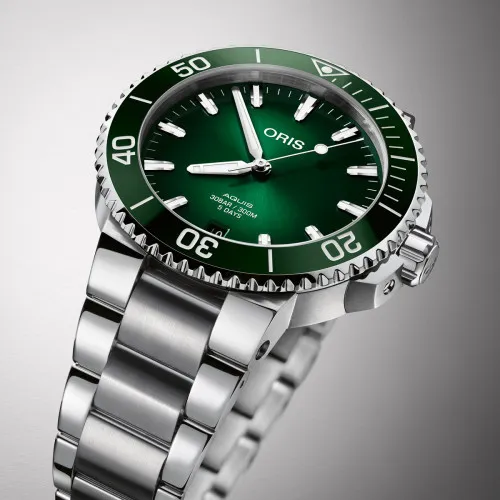ORIS AQUIS DATE CALIBRE 400