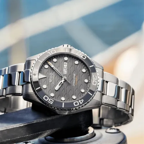 OCEAN STAR 200C étanche 300m homme 42.5mm