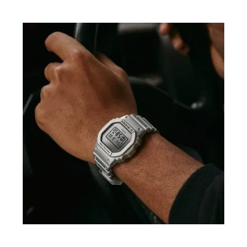 CASIO NUMÉRIQUE GRIS CLAIR DW-5600FF-8