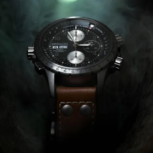 Hamilton khaki aviation x-wind 44 mm chrono automatique