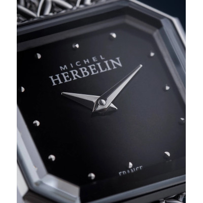 Zoom détaillé sur la Montre Herbelin Octogône – Quartz Carré – Acier & Nacre Noire