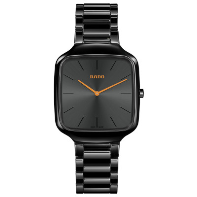 Photo montrant l'intégralité de la montre True Square Thinline