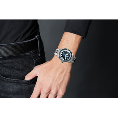 MONTRE RADO CAPTAIN COOK AUTOMATIQUE FOND BLEU