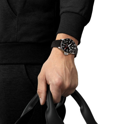 MONTRE TISSOT SEASTAR 1000 GMT QUARTZ CAOUTCHOUC NOIR 40MM