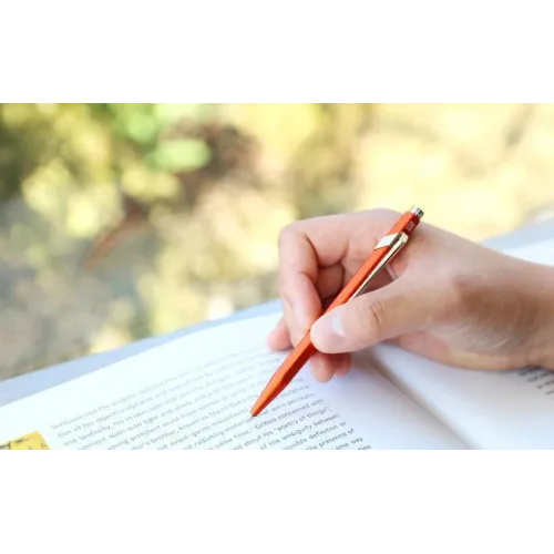 STYLO BILLE CARAN D'ACHE 849 COLORMAT-X ORANGE