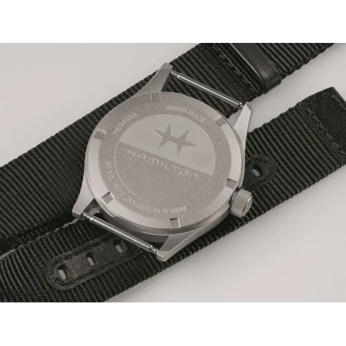 Montre Hamilton Khaki Field Quartz 38 mm fond noir bracelet noir