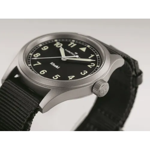 Montre Hamilton Khaki Field Quartz 38 mm fond noir bracelet noir