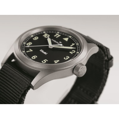Montre Hamilton Khaki Field Quartz 38 mm fond noir bracelet noir