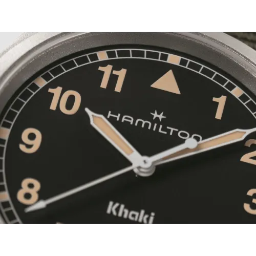Montre Hamilton Khaki Field Quartz 38 mm fond noir bracelet kaki