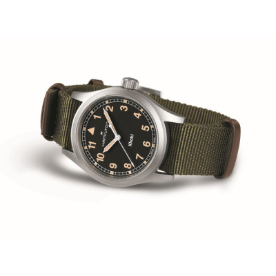 Montre Hamilton Khaki Field Quartz 38 mm fond noir bracelet kaki