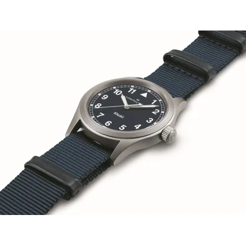 Montre Hamilton Khaki Field Quartz 38 mm fond bleu bracelet bleu