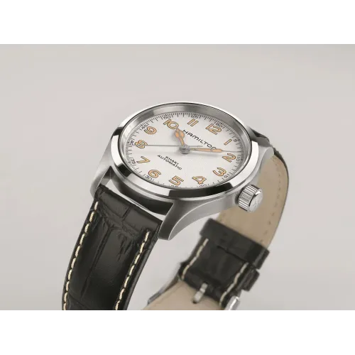 Montre Hamilton Khaki Field Murph 38mm fond blanc bracelet cuir noir