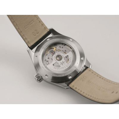 Montre Hamilton Khaki Field Murph 38mm fond blanc bracelet cuir noir