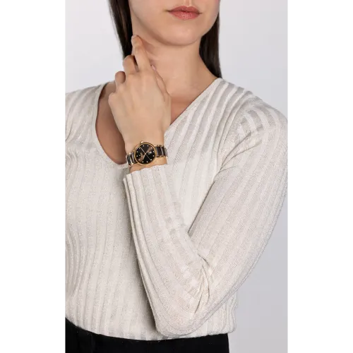 Photo montrant l'intégralité de la montre Rado Centrix Dame Automatique Diamants