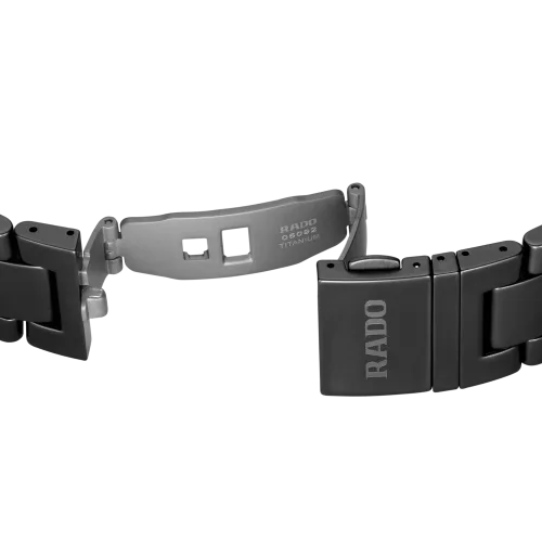 Photo montrant l'intégralité de la montre Rado Captain Cook High-Tech Ceramic Skeleton 43 mm