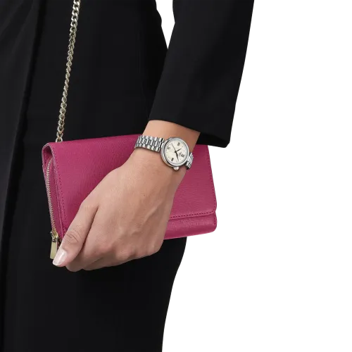 Photo montrant l'intégralité de la Montre Tissot Desir Boîtier Bombé