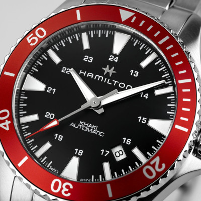 Vue en gros plan de la Montre Hamilton Khaki Navy Scuba Auto