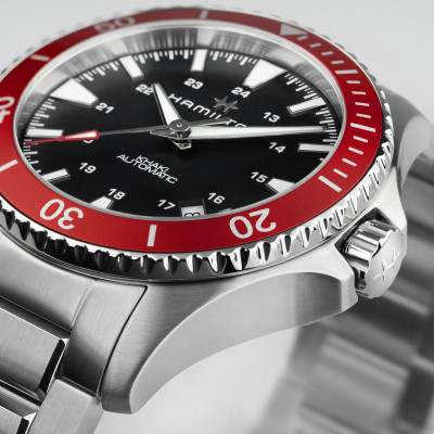 Vue de profil de la Montre Hamilton Khaki Navy Scuba Auto
