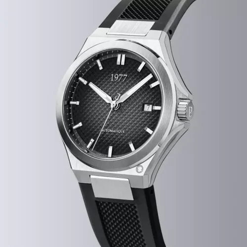 Photo montrant l'intégralité de la Montre 1977 ARSENE cadran noir 42.5 MM