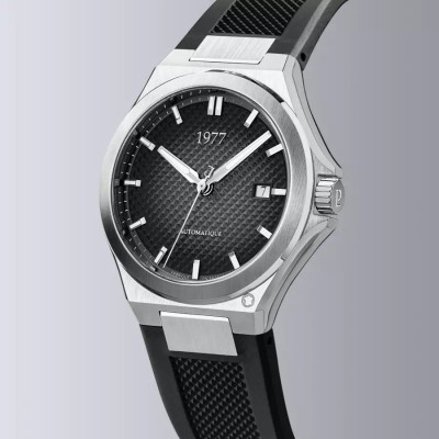 Vue profil de la Montre 1977 ARSENE cadran noir  42.5 MM