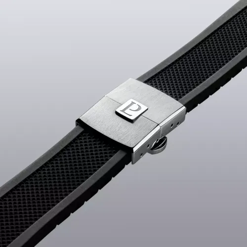 Photo montrant l'intégralité de la Montre 1977 ARSENE cadran noir 42.5 MM