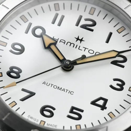 Photo montrant l'intégralité de la montre Khaki Field Expedition Auto