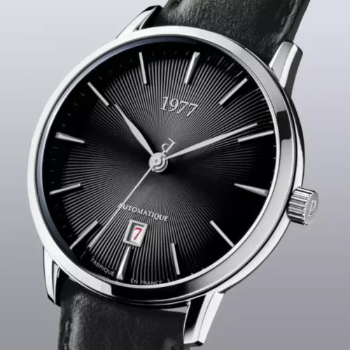 photo montrant l'intégralité de la montre Montre 1977 Edmond Cadran Noir 40mm