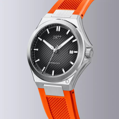 image capturant l’ensemble de la Montre 1977 Arsène Cadran Noir 42,5 mm