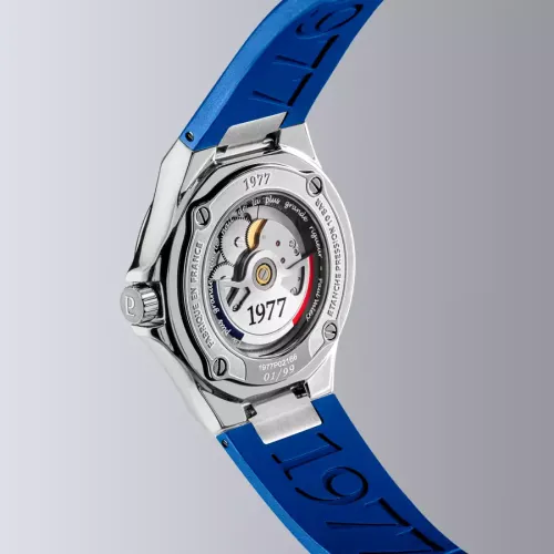 photo montrant l'intégralité de la Montre 1977 Arsène Cadran Bleu 42,5 mm