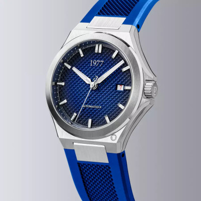 image capturant l’ensemble de la Montre 1977 Arsène Cadran Bleu 42,5 mm