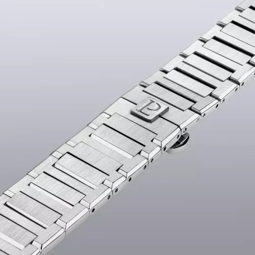 photo montrant l'intégralité de la Montre 1977 Arsène Cadran Noir 42,5 mm