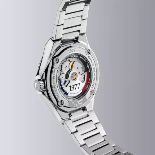 photo montrant l'intégralité de la Montre 1977 Arsène Cadran Noir 42,5 mm