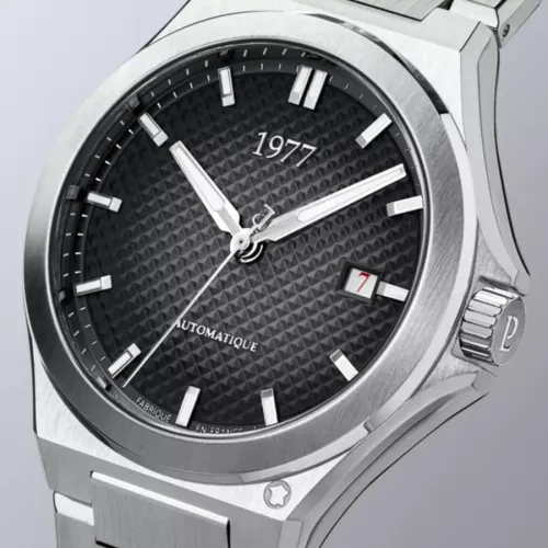 photo montrant l'intégralité de la Montre 1977 Arsène Cadran Noir 42,5 mm