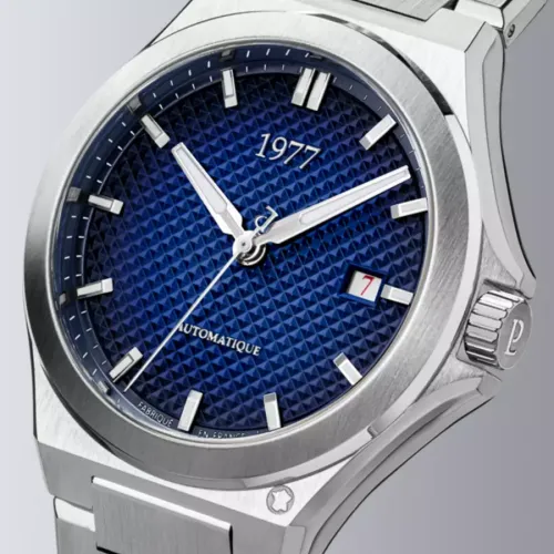 photo montrant l'intégralité de la Montre 1977 Arsène Cadran Bleu 42,5 mm