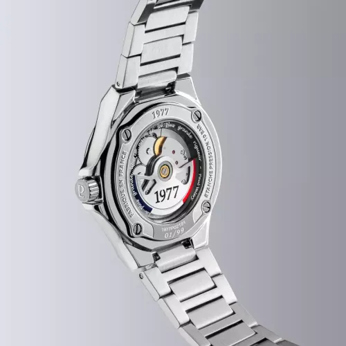 photo montrant l'intégralité de la Montre 1977 Arsène Cadran Bleu Glacier 42,5 mm