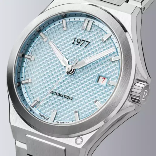 photo montrant l'intégralité de la Montre 1977 Arsène Cadran Bleu Glacier 42,5 mm