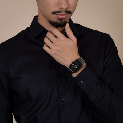 Un mannequin masculin portant la montre Rado Anatom Automatic 32.5 mm