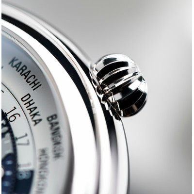 Zoom détaillé sur la Montre Frédérique Constant Manufacture Classic Worldtimer 42 mm