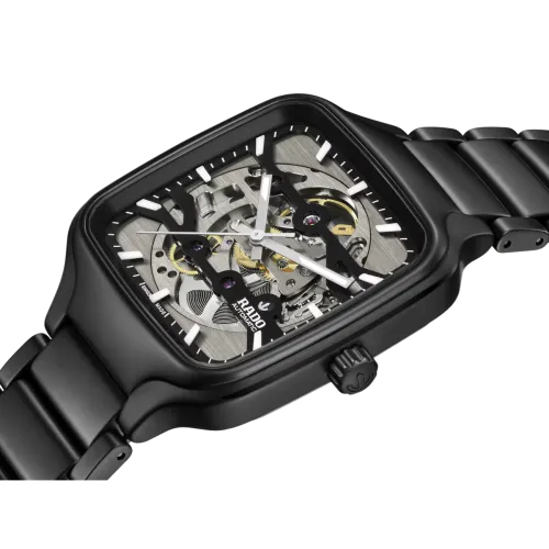 Photo montrant l'intégralité de la Montre Rado True Square Automatic Skeleton 38 mm
