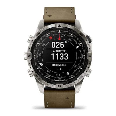 Garmin MARQ Adventurer (Gen2) 46 mm montrant différentes fonctionnalités