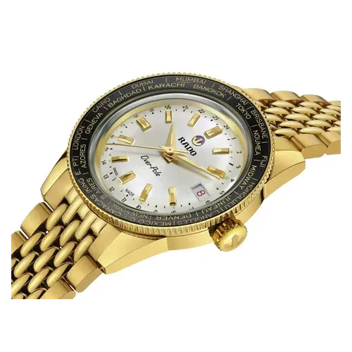 Photo montrant l'intégralité de la montre Rado Captain Cook Over-pole 39 mm