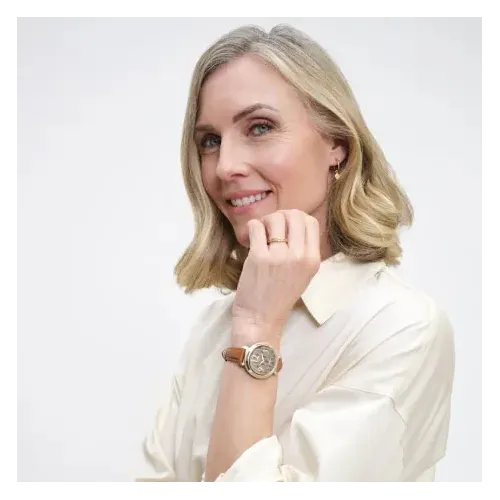 Garmin Lily2 35 mm montrant différentes fonctionnalités