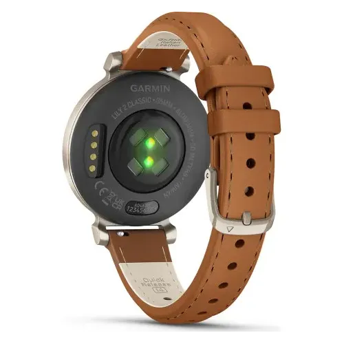 Garmin Lily2 35 mm montrant différentes fonctionnalités