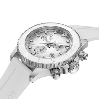 Découvrez la Tissot Seastar 1000 Quartz 38 mm, cadran et bracelet blancs, chez votre détaillant officiel.