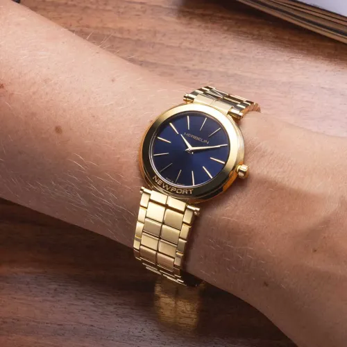 Photo montrant l'intégralité de la Montre Herbelin Newport – Slim – PVD Or Jaune & Bleu