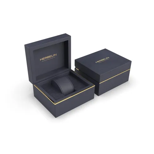 Photo montrant l'intégralité de la Montre Herbelin Cap Camarat – Quartz Date – Acier & Vert