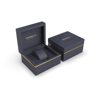 Vue de l’écrin de la Montre Herbelin Newport – Chrono Automatique – Acier & Bleu