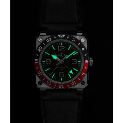 Photo Montrant La Luminescence Des Aiguilles Et Index En Super-LumiNova De Montre Bell & Ross BR-03 GMT Black