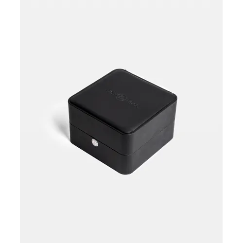 Photo montrant l'intégralité de la montre Montre Bell & Ross BR 05 Black Steel.