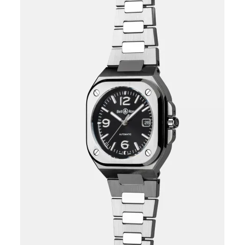 Photo montrant l'intégralité de la montre Montre Bell & Ross BR 05 Black Steel.